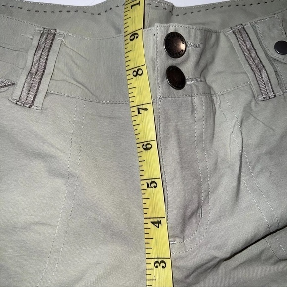Columbia Womens Omni-shade Titanium Hiking Trail Khaki 5” Shorts 10 - Picture 9 of 10